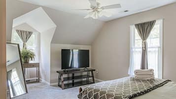3 bedrooms, WiFi (free), bed sheets