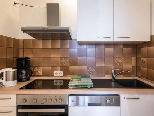 Kühlschrank, Ofen, Geschirrspüler, Toaster