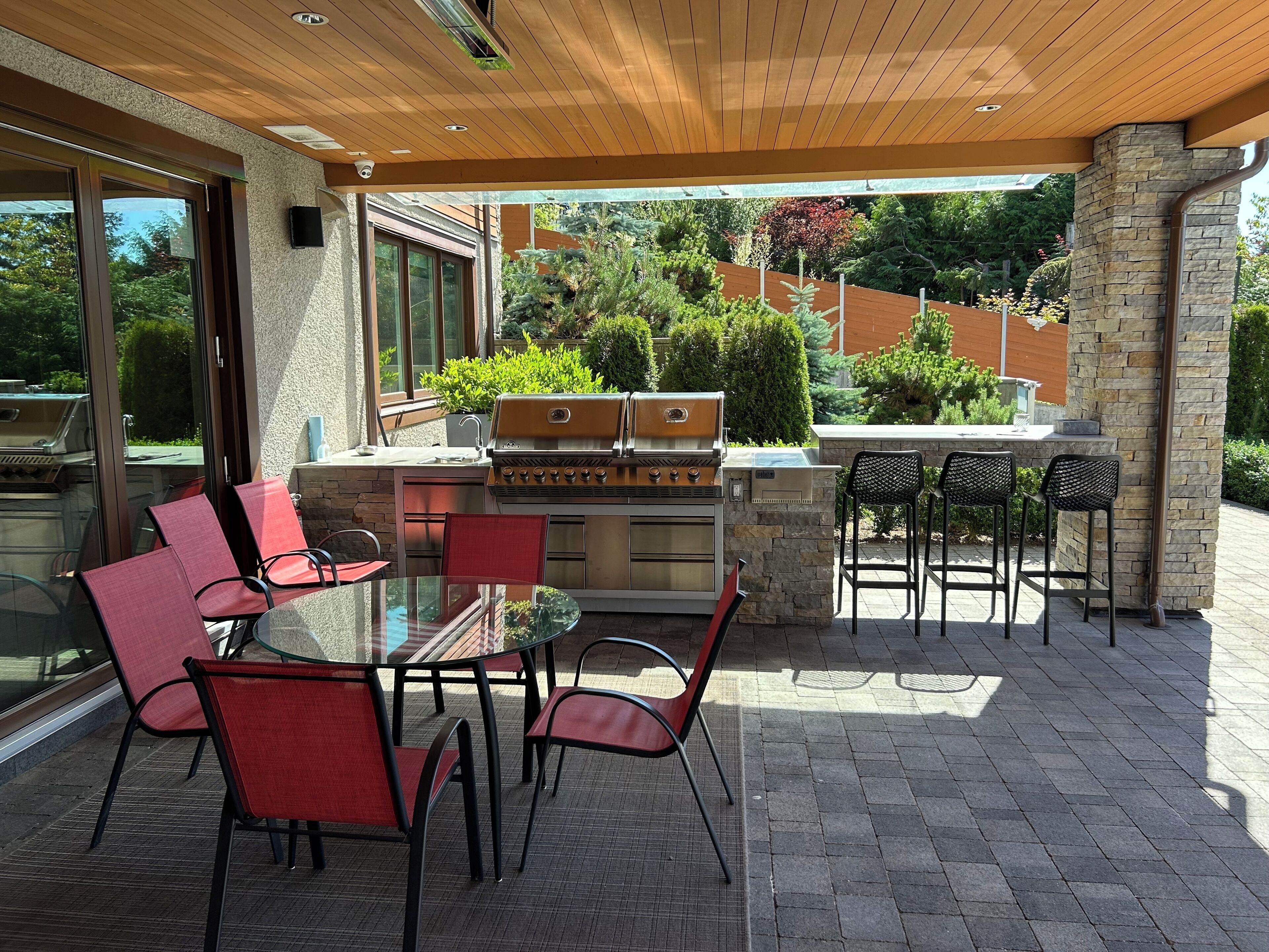 屋外ダイニングエリア