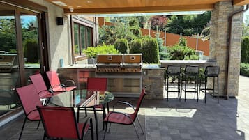 屋外ダイニングエリア