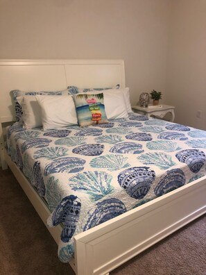 3 bedrooms, desk, iron/ironing board, free WiFi