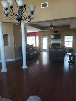 TV, fireplace, stereo