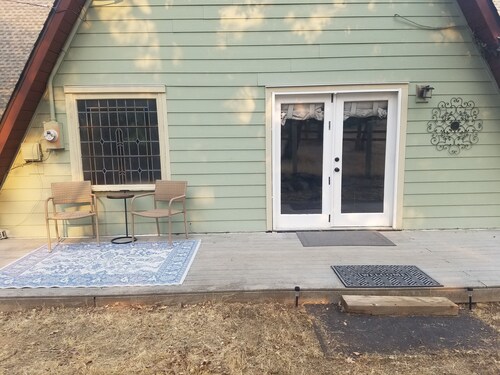 Peaceful studio 1 mile outside Jacksonville