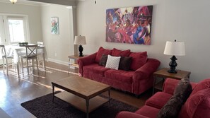Smart TV - Two bedroom South Huntsville Townhouse  (Huntsville)