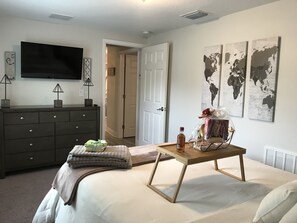5 habitaciones, tabla de planchar con plancha, wifi y ropa de cama