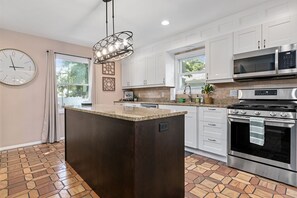 Fridge, microwave, oven, stovetop - 6 BR Family and Friends Retreat- Pool, Theatre, Walk to Notre Dame & Restaurants (South Bend)