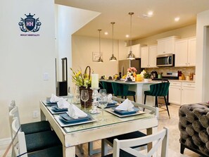 Dining - Delightful Frozen Potter Lake Home Pool Spa Resort (Davenport)