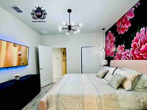 6 quartos, ferros/tábuas de passar roupa, berço de viagem, Wi-Fi