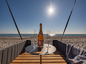 Unclassified image, 5 of 23, button