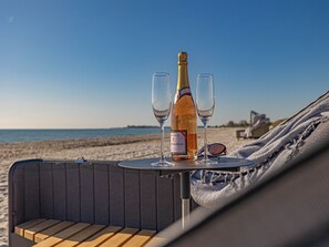 Unclassified image, 3 of 23, button