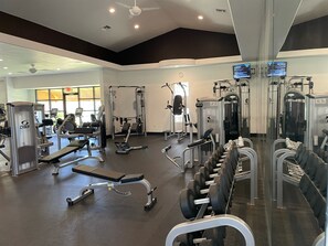 Fitness facility - GOLF COURSE & LAKE VIEW 24/7 SECURITY GUARD NEAR LAS VEGAS STRIP FULL FURNISHED (Las Vegas)