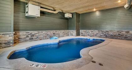 Private Indoor Pool, Private Basketball Court, Sleeps 46 - Million Dollar Getaway on Table Rock!