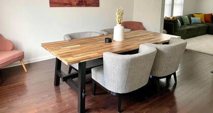 Large, modern 2 bedroom in the heart of Forest Park