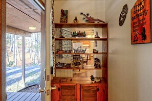 Interior - Trout Creek Getaway.  2 bedroom, 2 bathroom cabin on the creek with HOT TUB! (Marble)