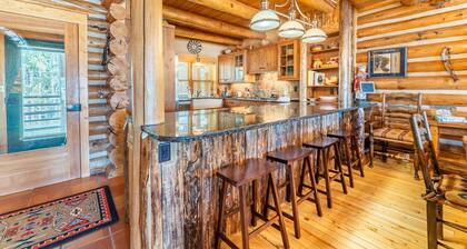 Log Home Close to Ski Areas with Golf Course and Mountain Views!