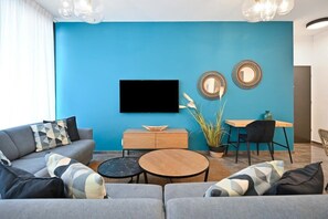Fernseher, Kamin, Stereoanlage, Arbeitsbereiche