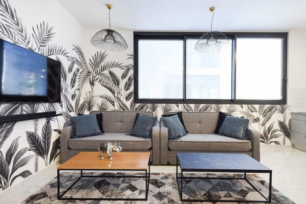 TV, fireplace, offices