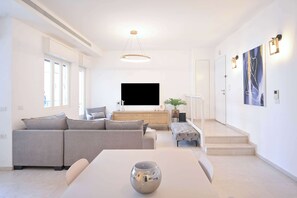Tv, dvd-afspiller, kontorer