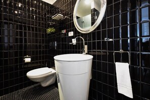 Shower, hair dryer, towels - Spacious 2-BR Penthouse near Shenkin Street by HolyGuest (Tel Aviv-Yafo)