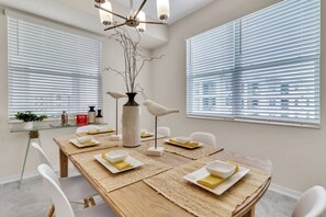 Dining - 3150-303 Condo Resort Water Park Pools near Disney (Kissimmee)