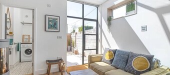 Seagrass Cottage - Beautifully renovated with view