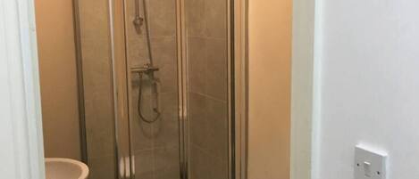 Apartment | Bathroom | Shower, towels