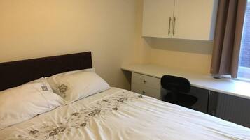 Apartment | 3 bedrooms, iron/ironing board, free WiFi, bed sheets