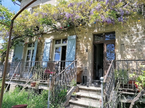 18th-century farmhouse in the lush Aveyron countryside
