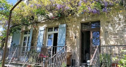 18th-century farmhouse in the lush Aveyron countryside