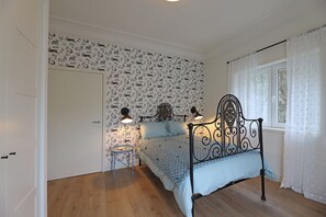 4 habitaciones, tabla de planchar con plancha y wifi gratis 