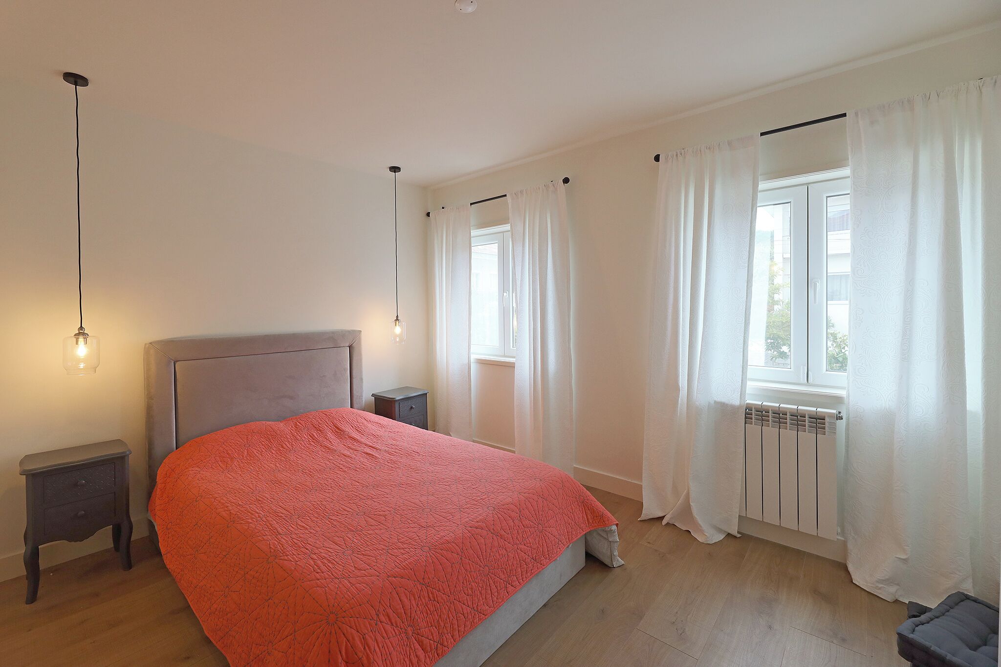 4 habitaciones, tabla de planchar con plancha y wifi gratis 