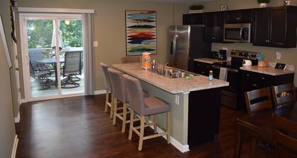 Comfortable, Beautiful Townhome in quaint neighborhood w/ patio deck