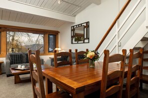 Dining - Aspenwood K15 - Après-Ski Cozy | Walk to Slopes, Mountain Hot Tub & Pool (Snowmass Village)