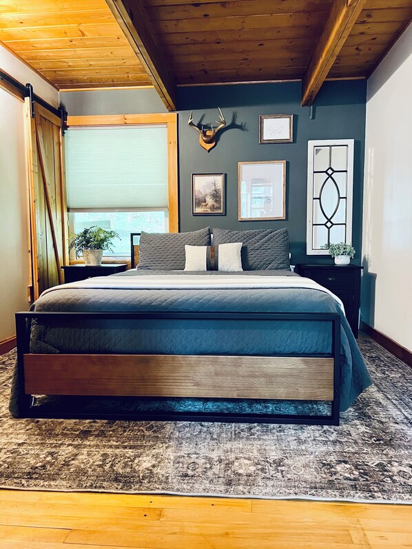 4 soverom, reiseseng for barn, wi-fi (inkludert) og sengetøy