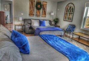 2 slaapkamers, een bureau, een strijkplank/strijkijzer, gratis wifi