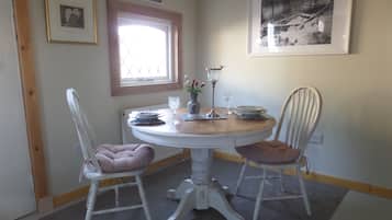 Cabin | Private kitchen | Fridge, microwave, oven, stovetop