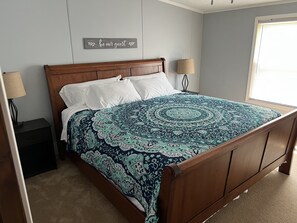 5 Schlafzimmer, Schreibtisch, Bügeleisen/Bügelbrett, Reisekinderbett