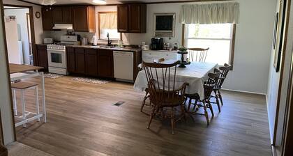 Convenient to OU, Hocking Hills and State Parks