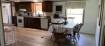 Convenient to OU, Hocking Hills and State Parks