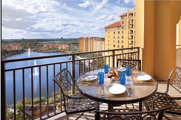 Outdoor dining - 2 bedroom deluxe at Walt Disney World property 11/18-11/22 (Lake Buena Vista)