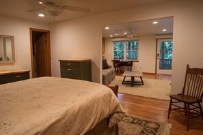 1 soverom, strykejern/-brett, wi-fi (inkludert) og sengetøy