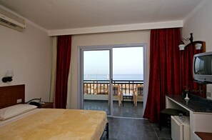 ห้องอีโคโนมีดับเบิลหรือทวิน | เครื่องนอนป้องกันสารก่อภูมิแพ้, มินิบาร์ฟรี, ตู้นิรภัยในห้องพัก