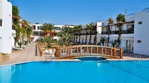 Outdoor pool, pool loungers