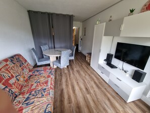 Smart TV, DVD player, videoteca