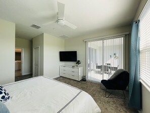 3 bedrooms, desk, iron/ironing board, travel cot - LUXURY RESORT & GOLF CONDO MIN CLOSE TO DISNEY (Four Corners)