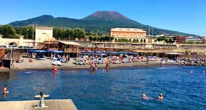 H Hostel Friendly Accommodation