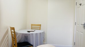 Appartement | 1 chambre, fer et planche à repasser, accès au Wi-Fi (inclus)