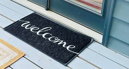 Creekside Large 1 Bd Basement Apt in Roswell