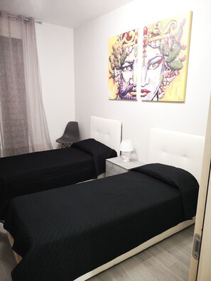 2 Schlafzimmer, Bügeleisen/Bügelbrett, Reisekinderbett, Bettwäsche