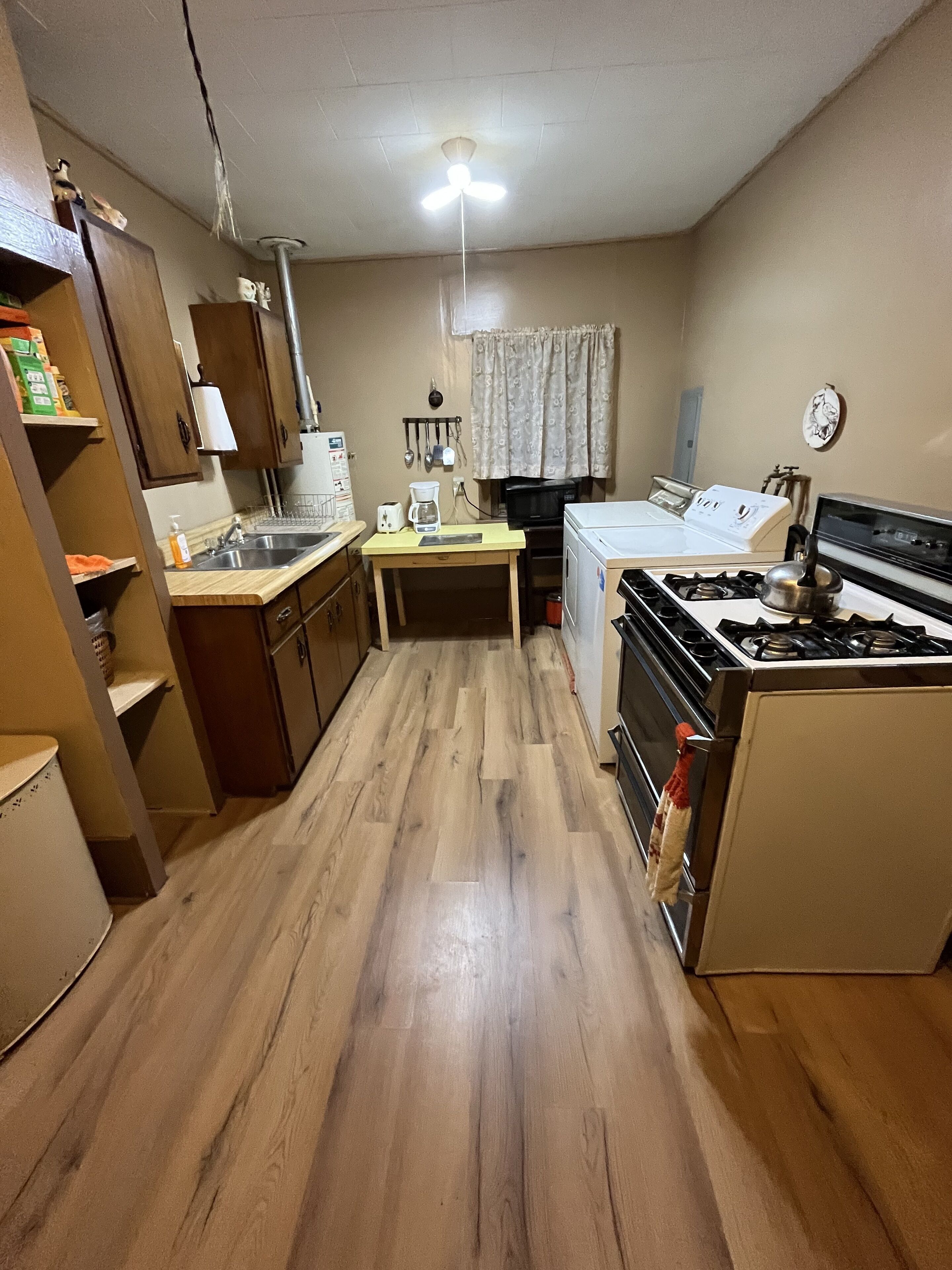 冰箱、微波炉、烤箱、炉灶